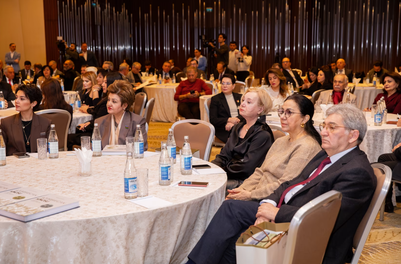 bp və TLM Azərbaycan kino ensiklopediyasını təqdim etdi (FOTO)